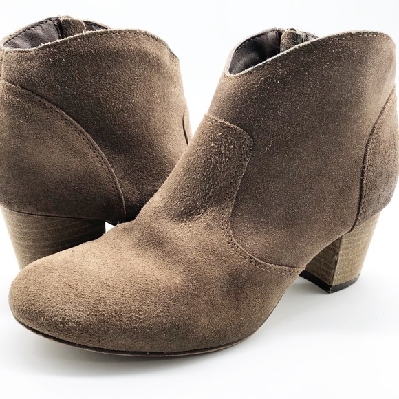 Steve Madden Shoes - Steve Madden Suede Tan Ankle Heel Booties 8
